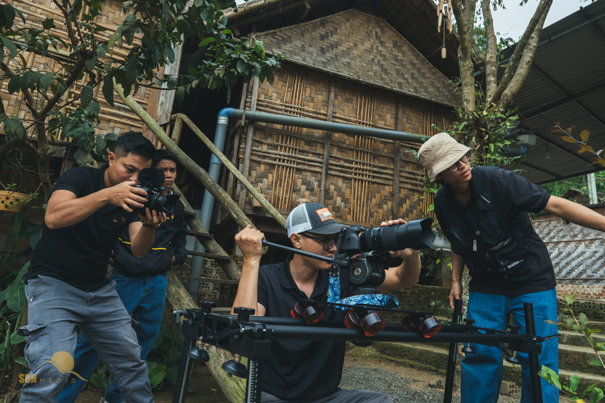 Đội ngũ Sun Media GL quay phim phóng sự tại Gia Lai – ghi hình buôn làng Tây Nguyên